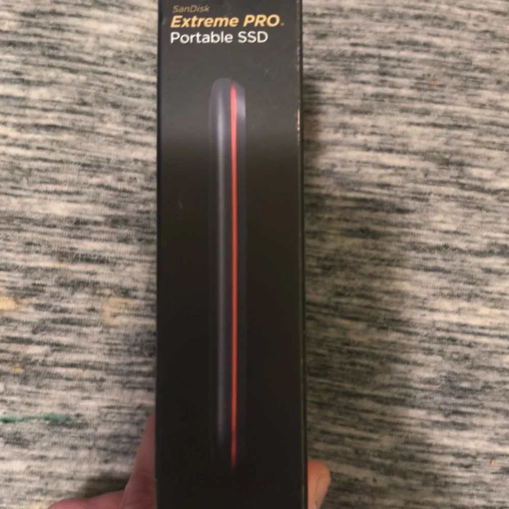 SanDisc Extreme Portable Pro Black and Red SSD 4TB